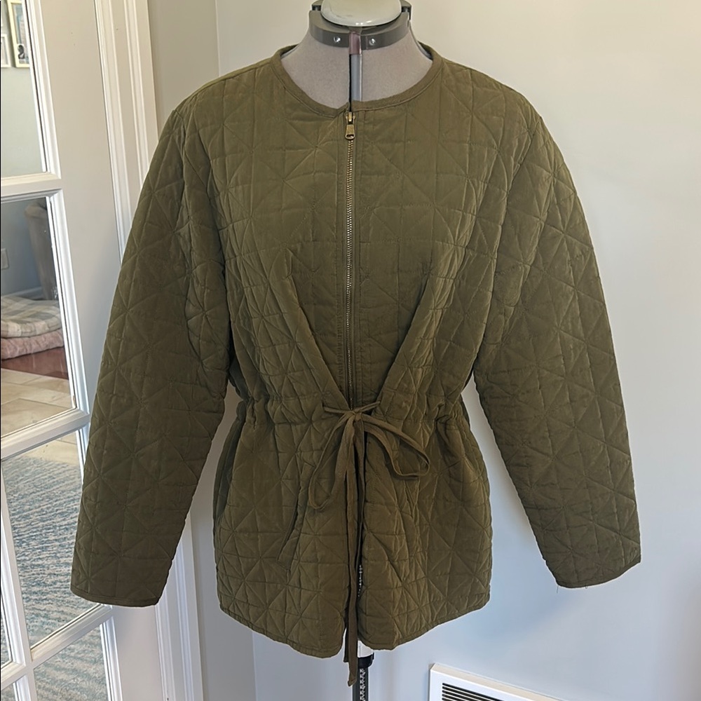 Signature Green Puffer Jacket with Quilted Design